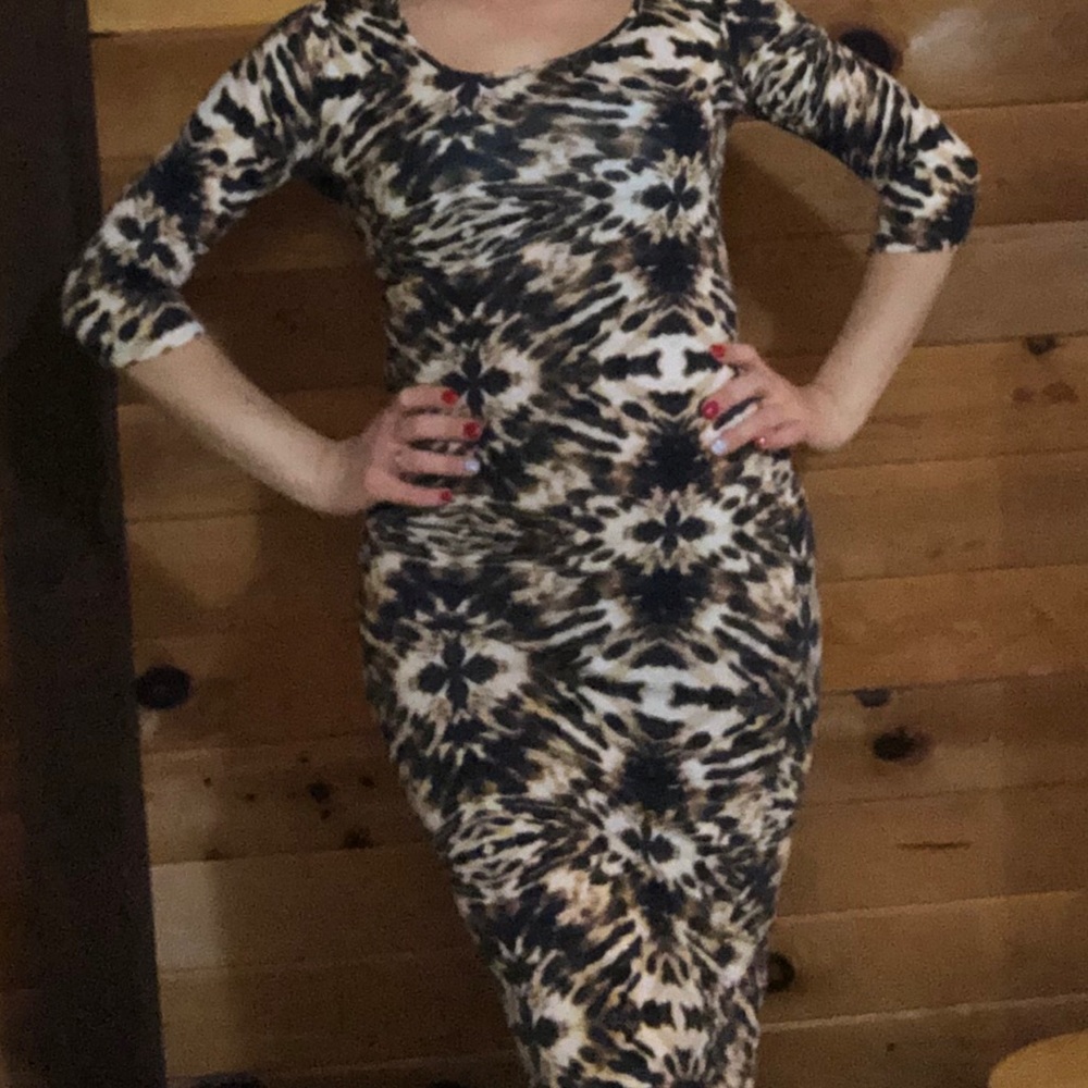 2B Bebe bodycon brown print XS below knee dress